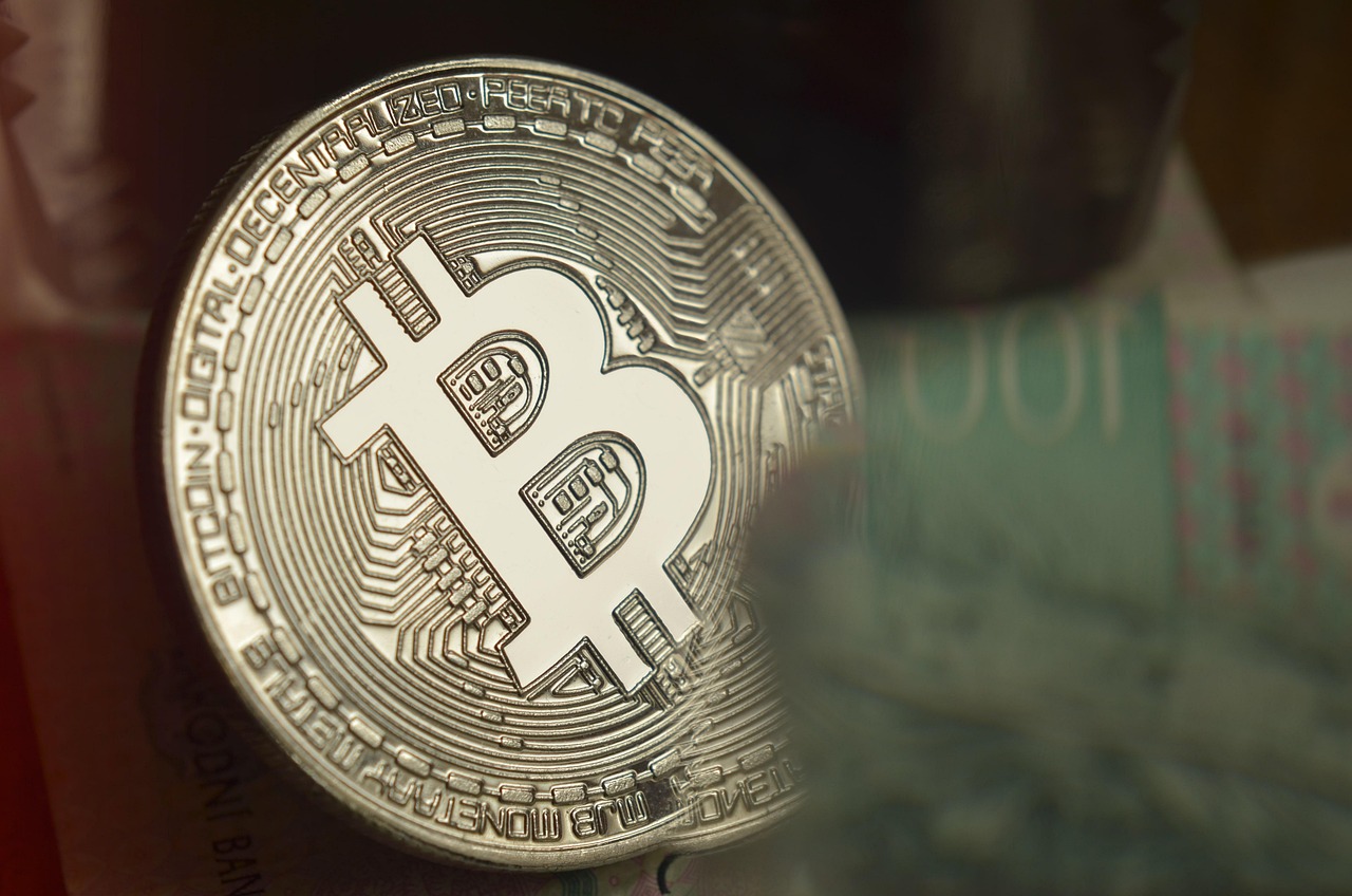 以太坊巨鲸投降！6.5万枚ETH做多仓位昨晚已近全数止损