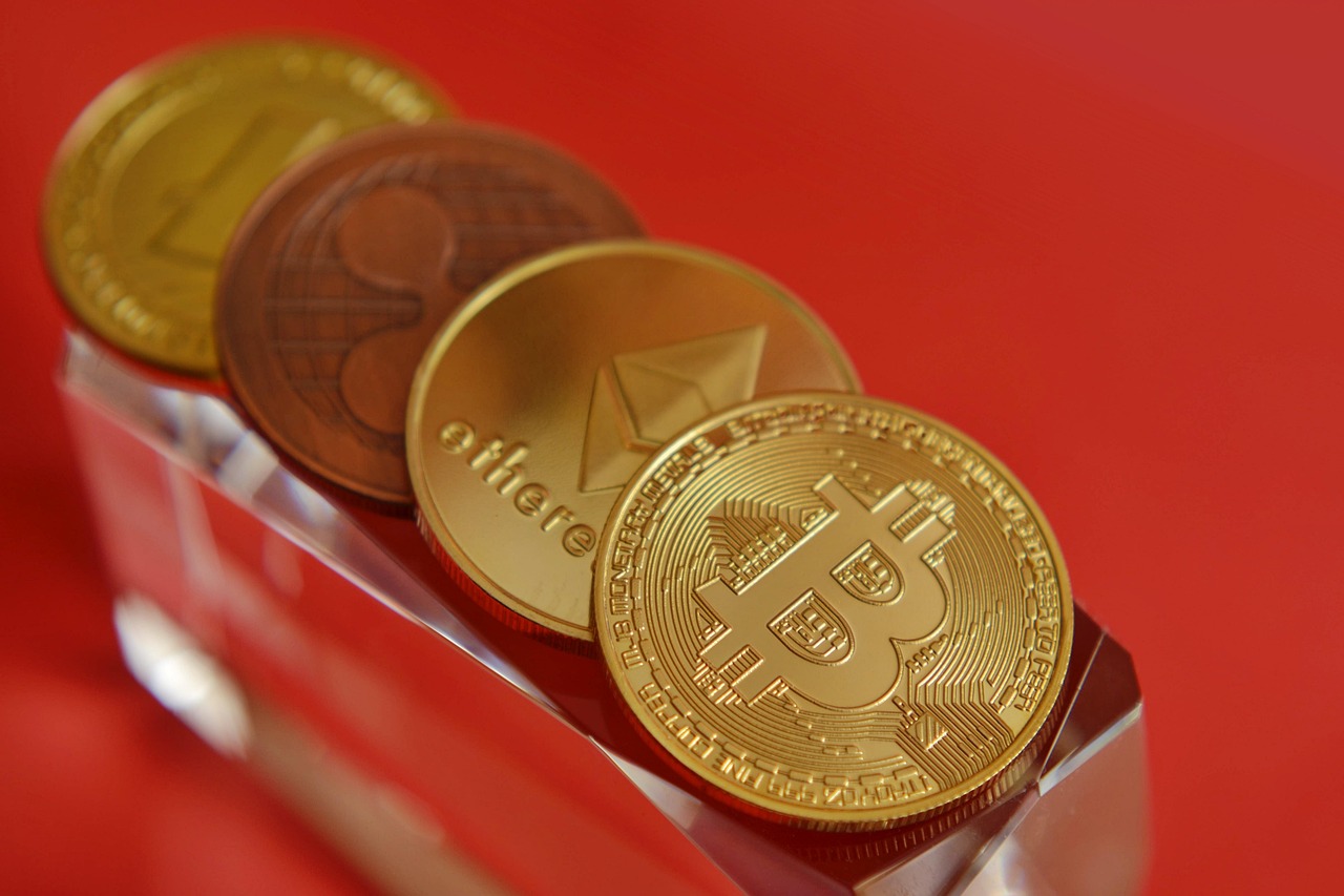 黄金再飙新高！数据：比特币通常在100~150天内跟进拉涨